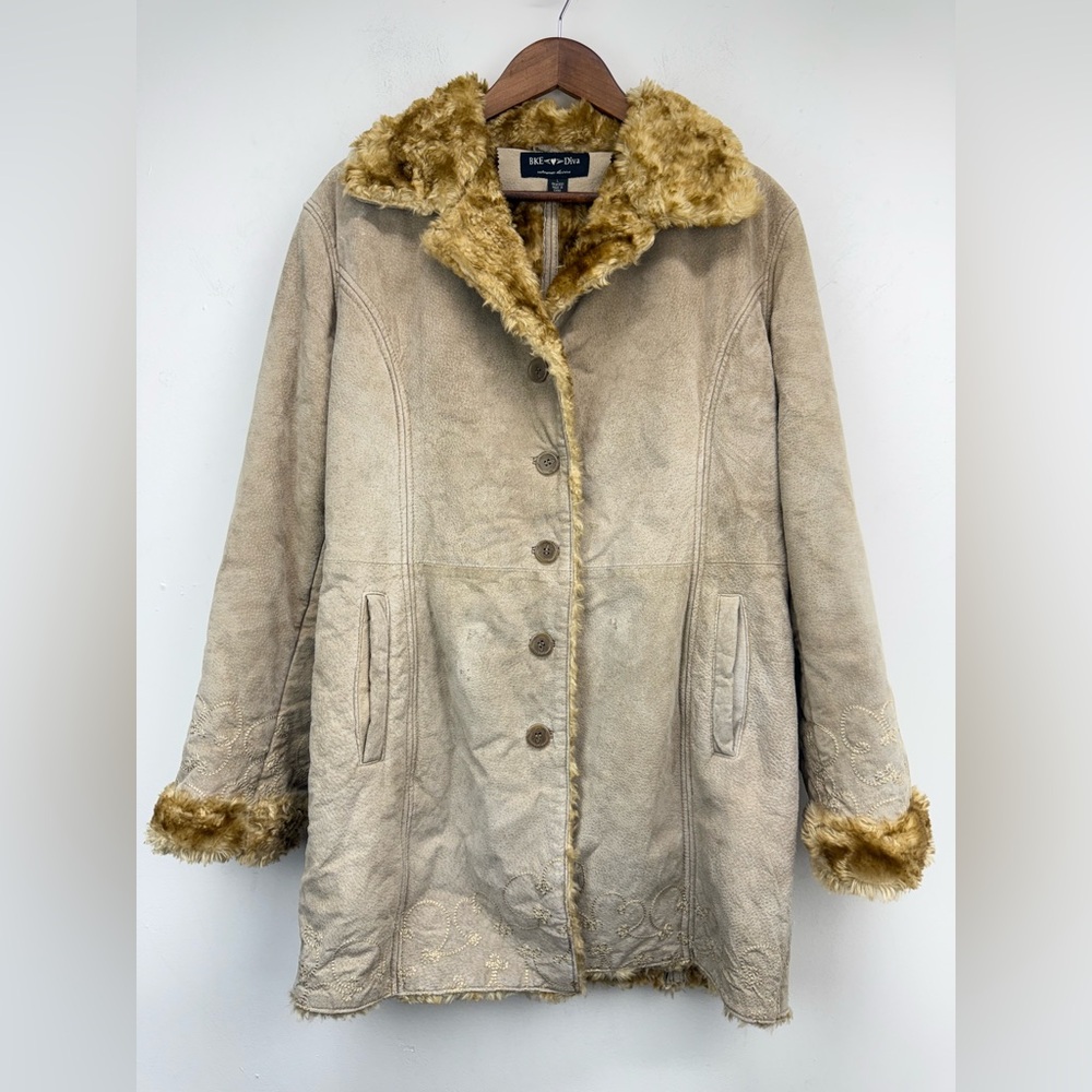 BKE size Large Women’s Diva Tan Suede Leather Faux Fur Trim Penny Lane Coat
